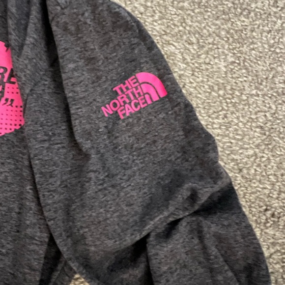 The North Face 2015 Boston Marathon Hooded Long Sleeve - Picture 11 of 11